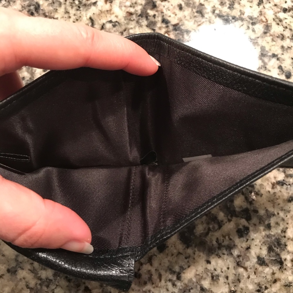 Guess Wallet - Picture 4 of 5